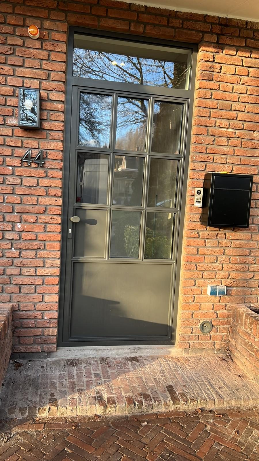 Stalen tuindeuren — Charlotte van Montpensierlaan, Amstelveen. Stalen deuren op maat door stalenkozijn.nl.
