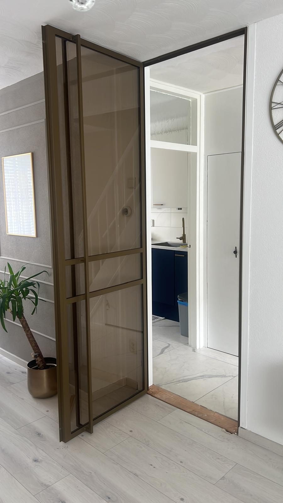Stalen deur op maat — Particuliere woning, Amsterdam. Stalen deuren op maat door stalenkozijn.nl.